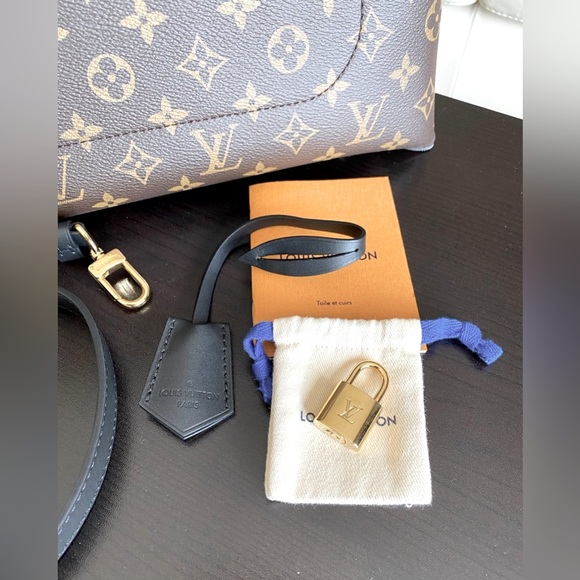 Louis Vuitton Flower Tote - Picture 10 of 12